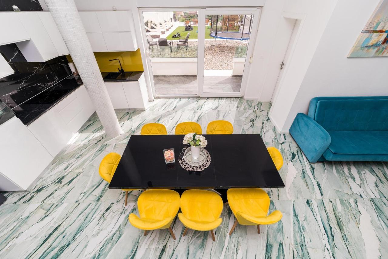Holiday House Dominik Apartments 스베티 페타르 객실 사진