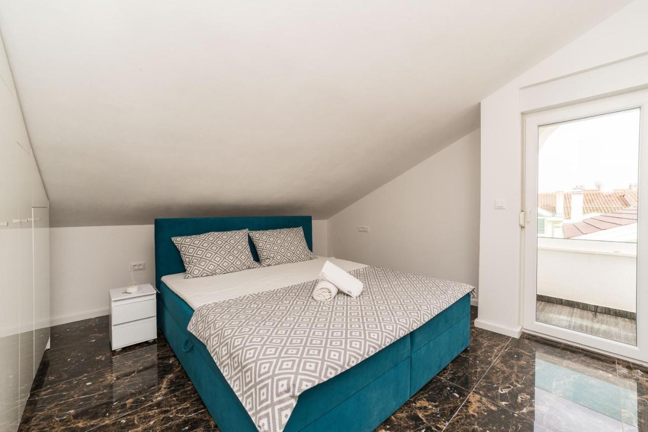 Holiday House Dominik Apartments 스베티 페타르 객실 사진