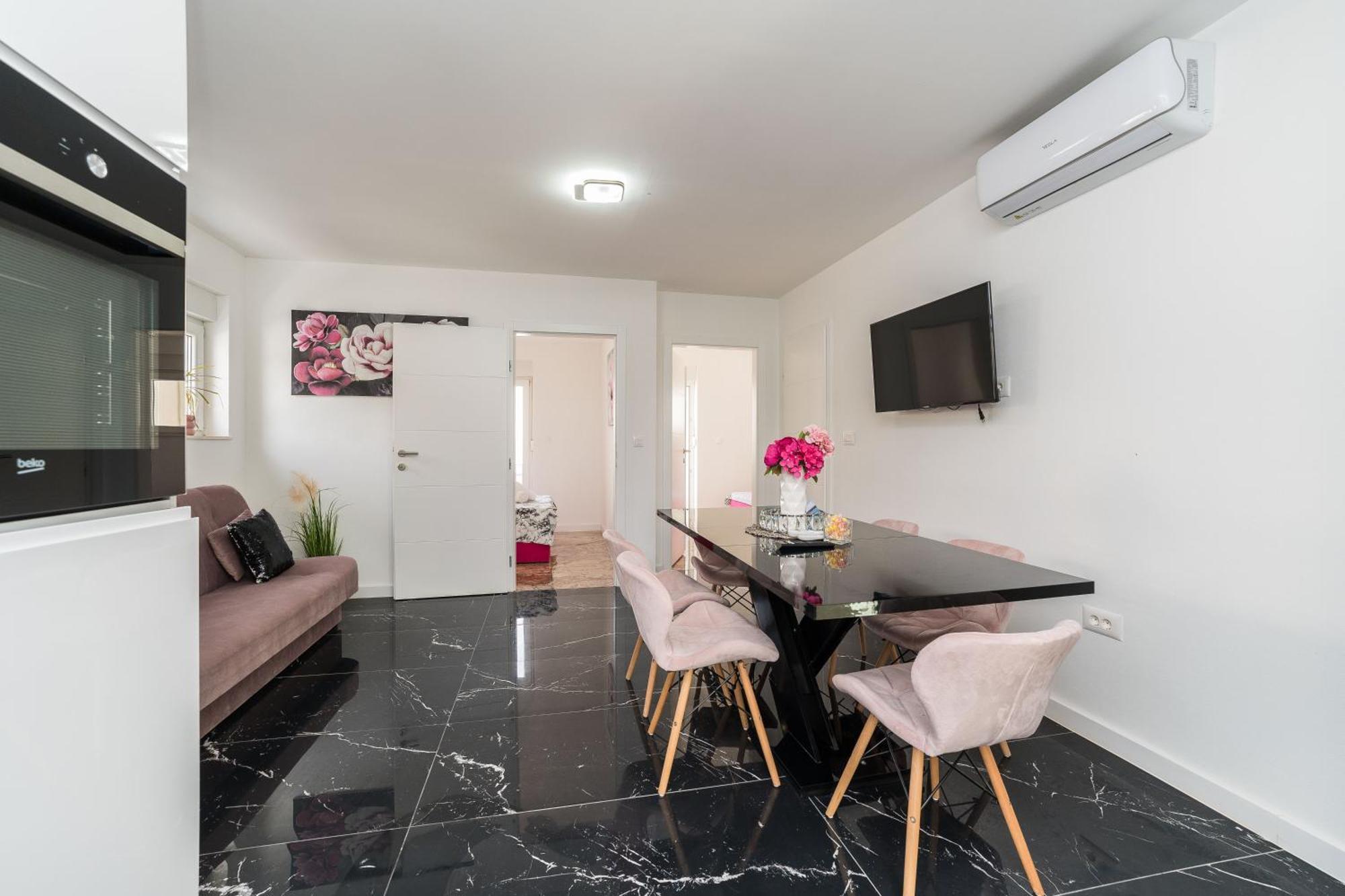 Holiday House Dominik Apartments 스베티 페타르 객실 사진
