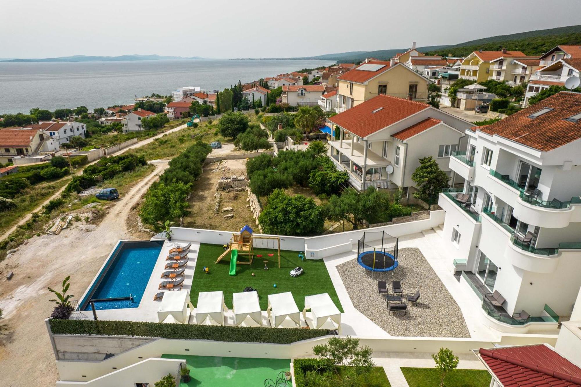 Holiday House Dominik Apartments 스베티 페타르 객실 사진