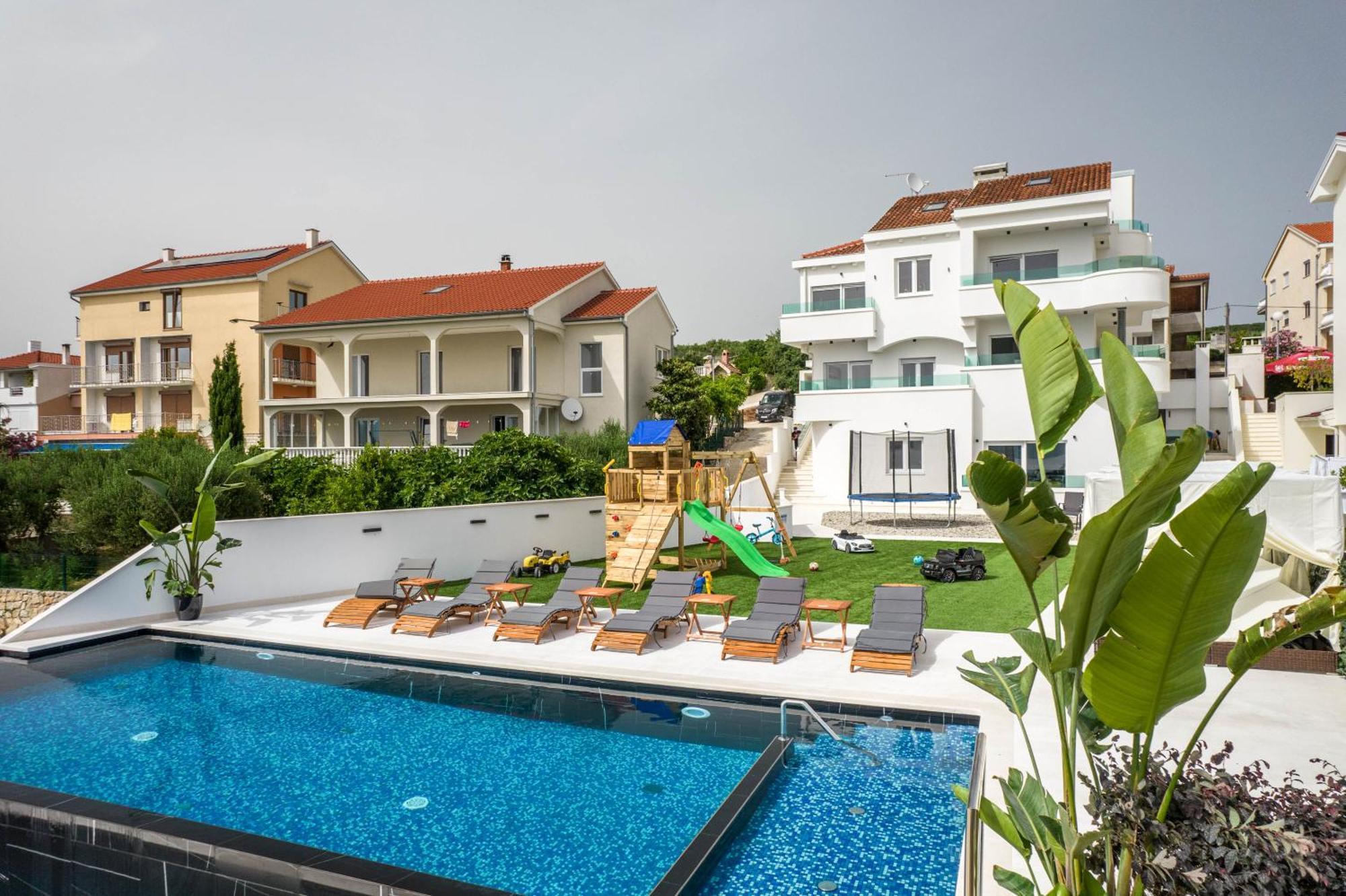 Holiday House Dominik Apartments 스베티 페타르 객실 사진